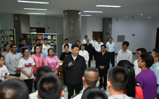 習(xí)近平：主題教育要實實在在，不能上下忽悠